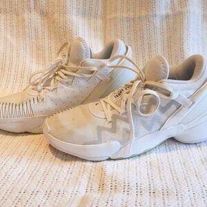 Adidas D.O.N. Issue #2 Volleyball Shoes Men size 9.5 Women's size 10.5